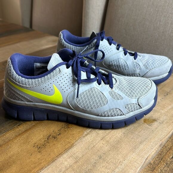 NIKE FITSOLE SNEAKERS - Picture 1 of 8